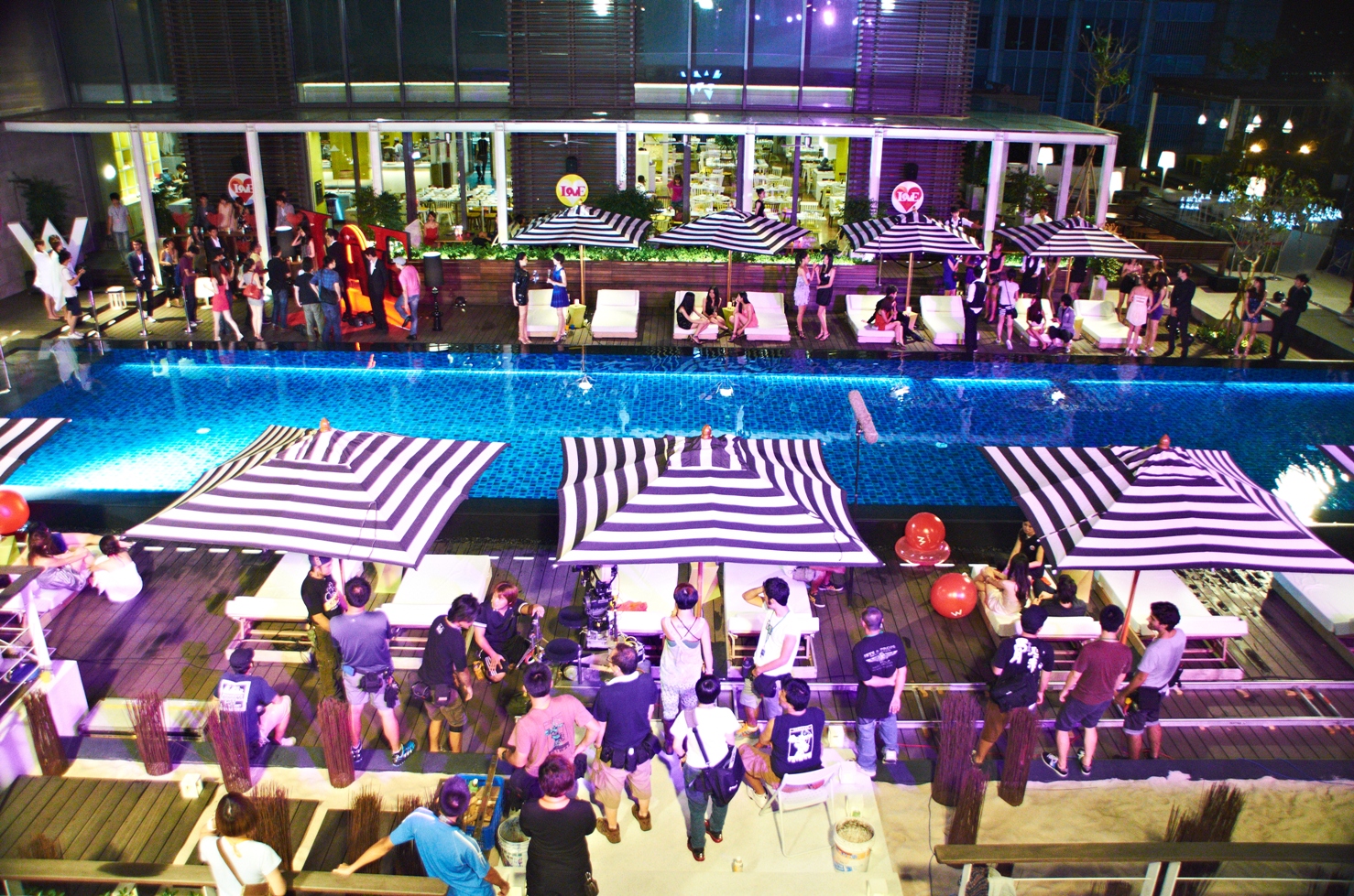 台北W飯店結合鈕承澤的新作《愛LOVE》、音樂DJ、美食